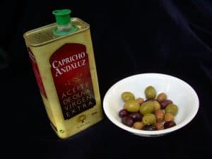 Spanish olives and olive oil served by Real Paella Catering
