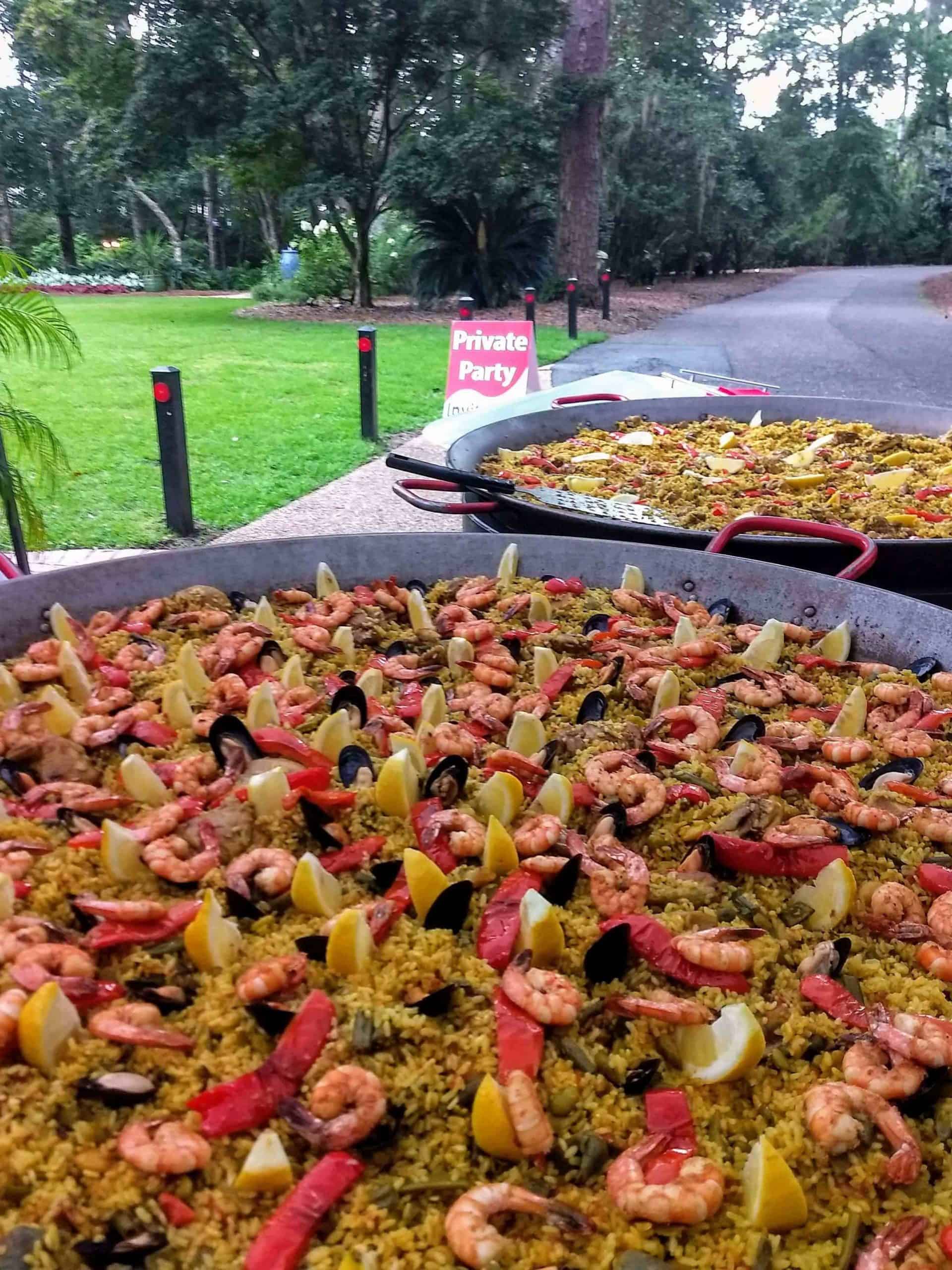 Seafood paella catering